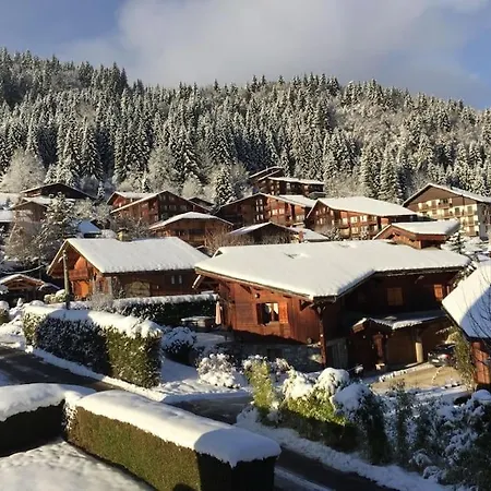 Jangilau - Large, Triple Aspect In Appartement Morzine